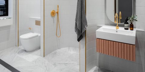 Marble bathroom with golden details