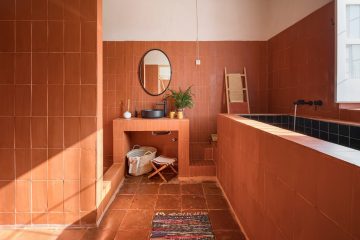 Bathroom with cotto ceramics