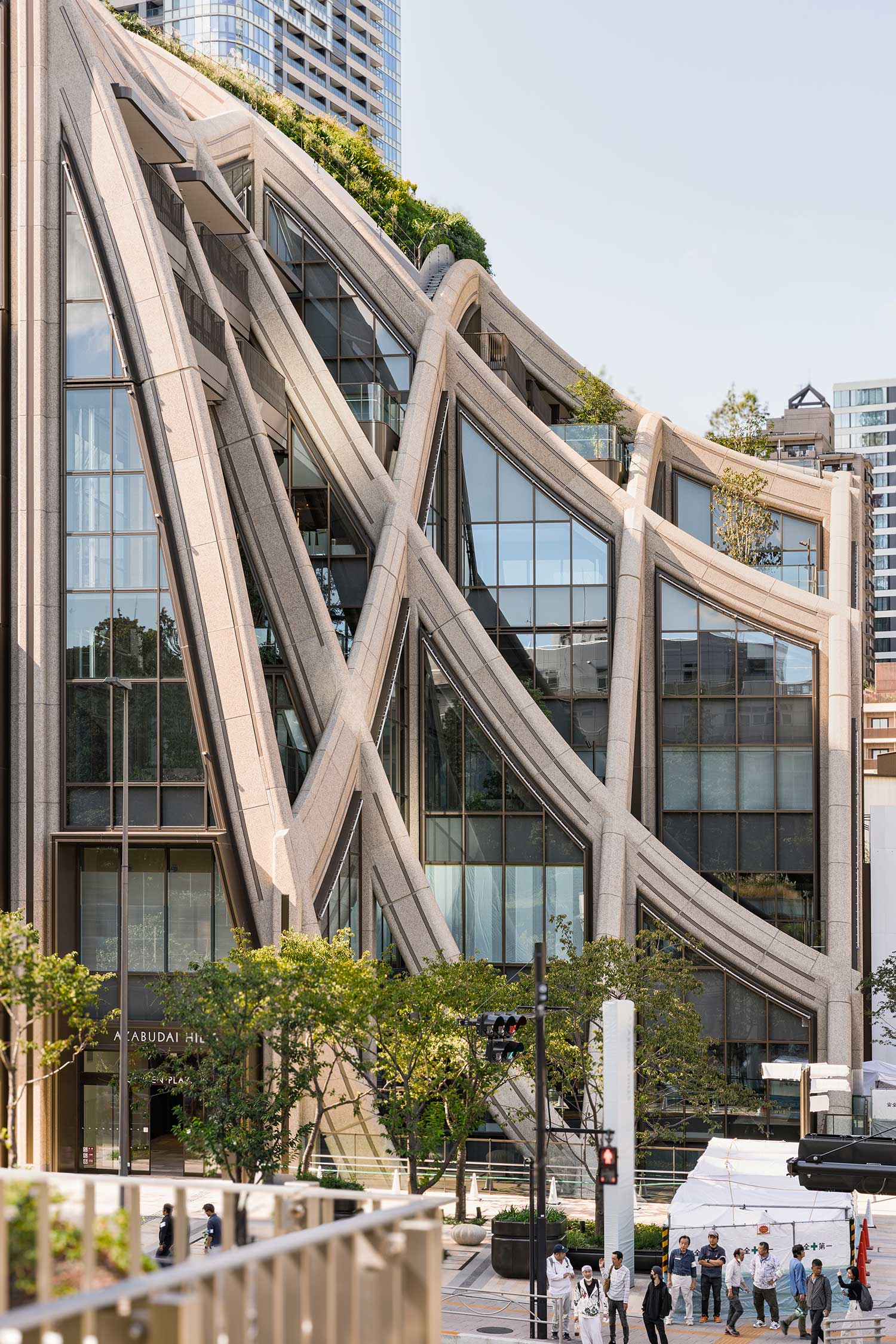 Azabudai Hills, Tokyo, JP / Heatherwick Studio