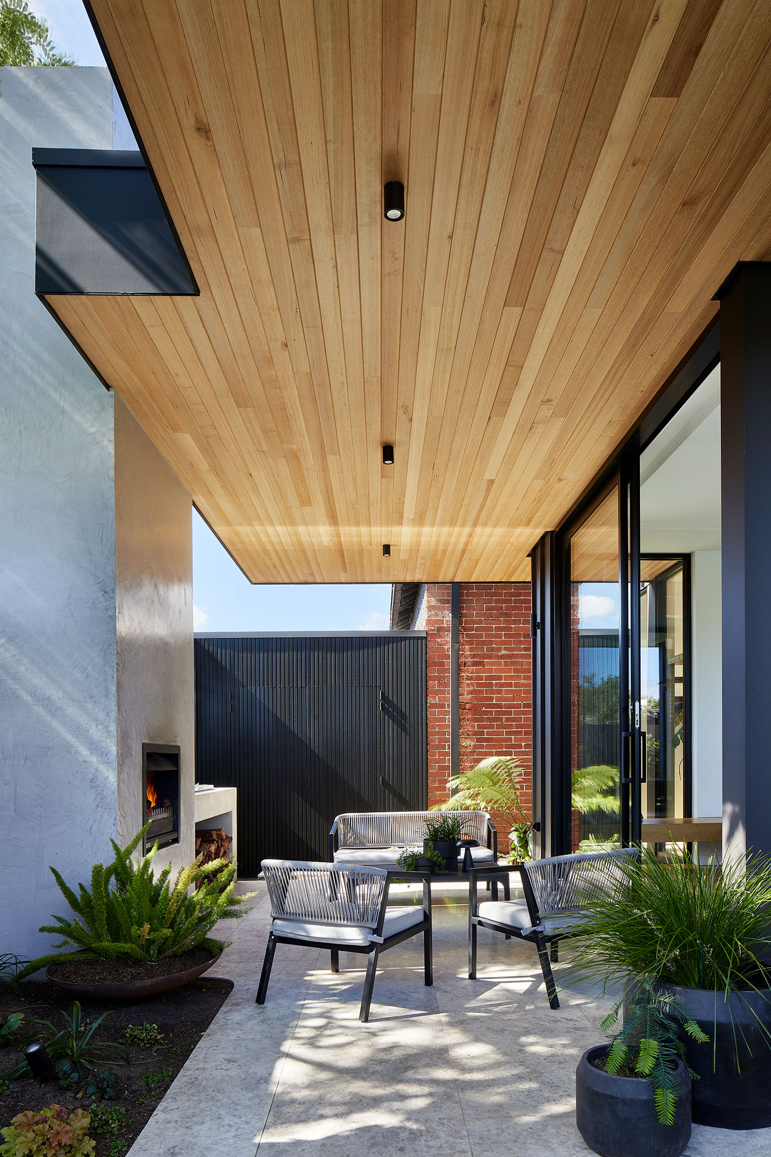 Aluminum Structures in B2B and B2C the American Way: Management Insights from Technohome