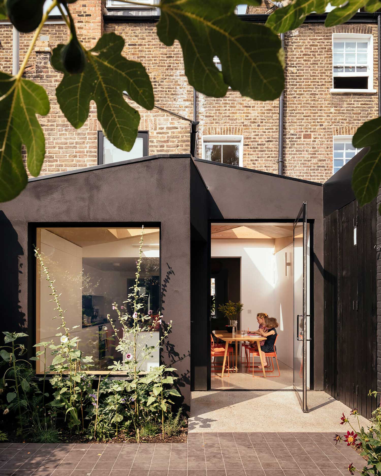 Interlocking House, London, UK / Whittaker Parsons