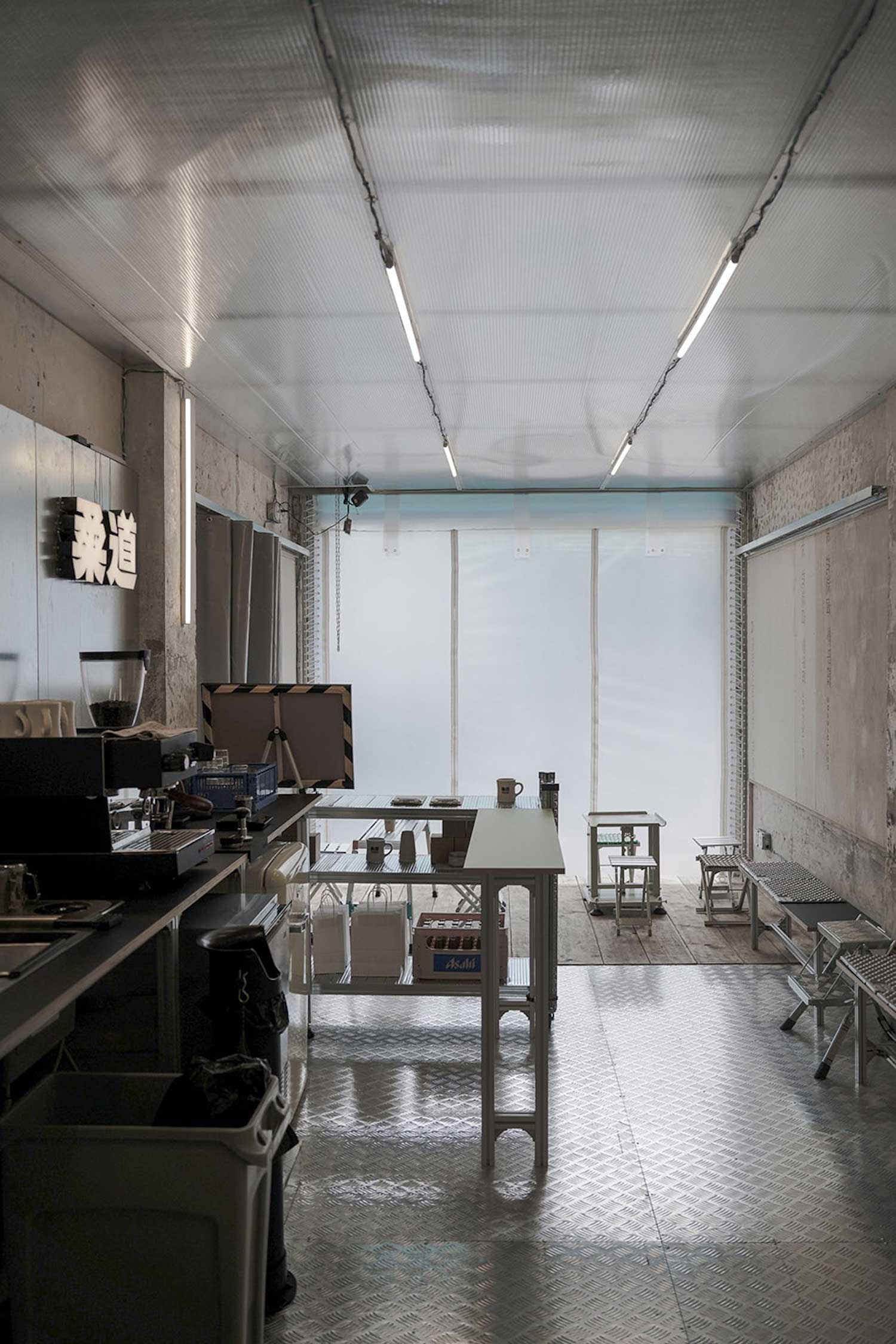 Judo Espresso Dojo, Chengdu, CN / Nhoow Architects