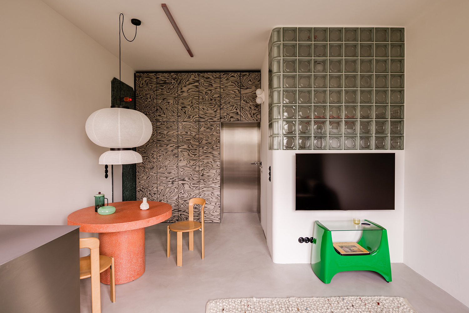 Post-modernism in Warsaw’s Praga / MISTOVIA