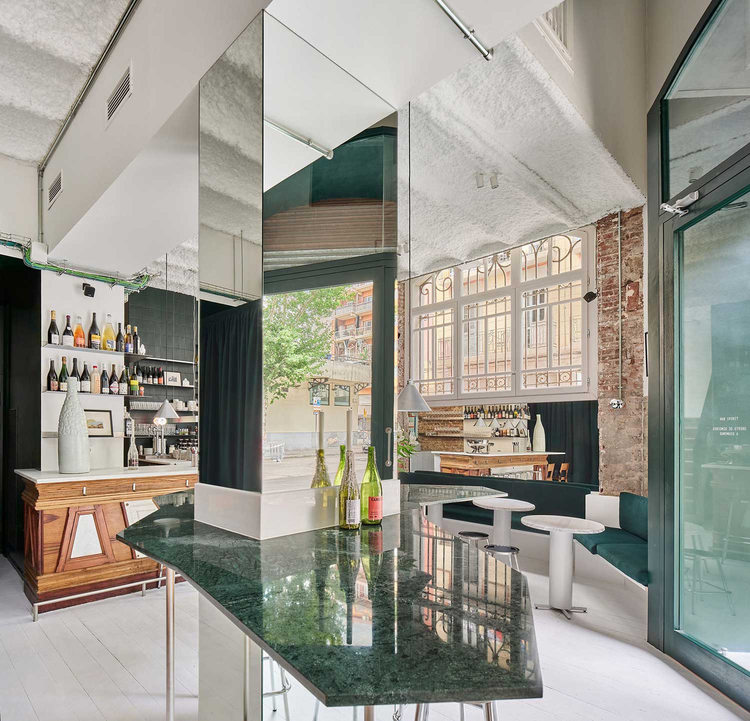 Tiberi Bar, Barcelona, ES. / H3o Architects and Tiberi Club