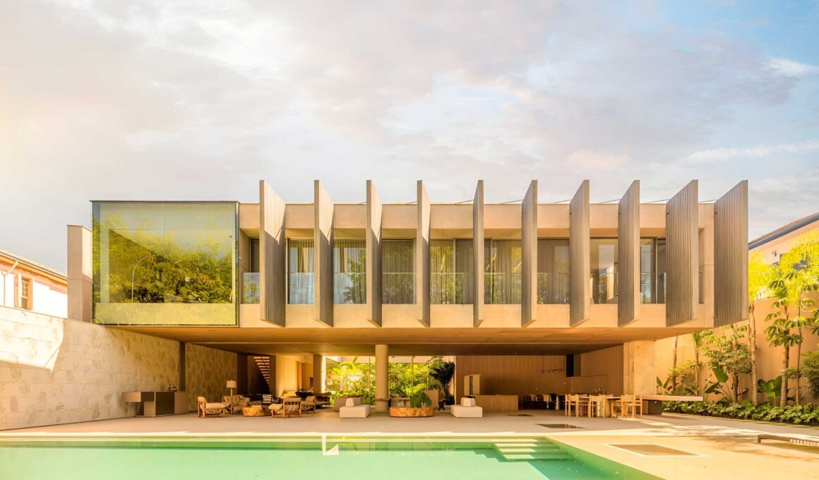 Pacaembu House, São Paulo, BR / Studio Arthur Casas