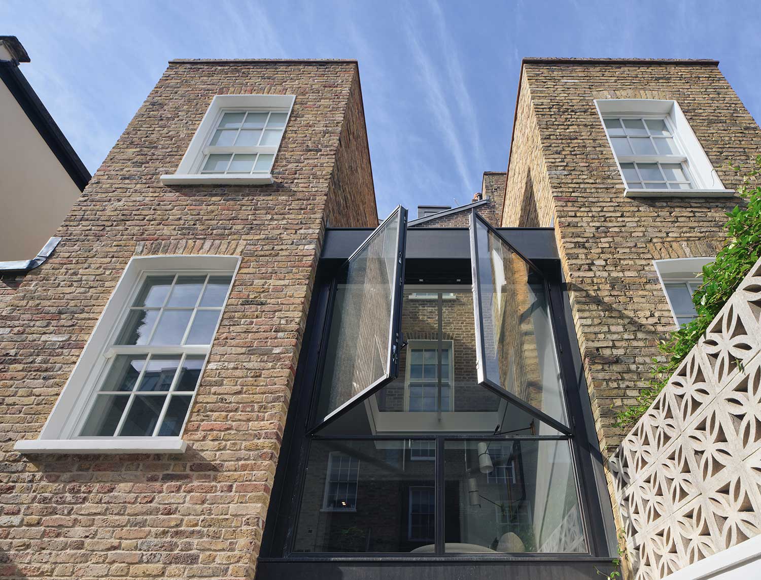 PN House, London, UK / TR Studio