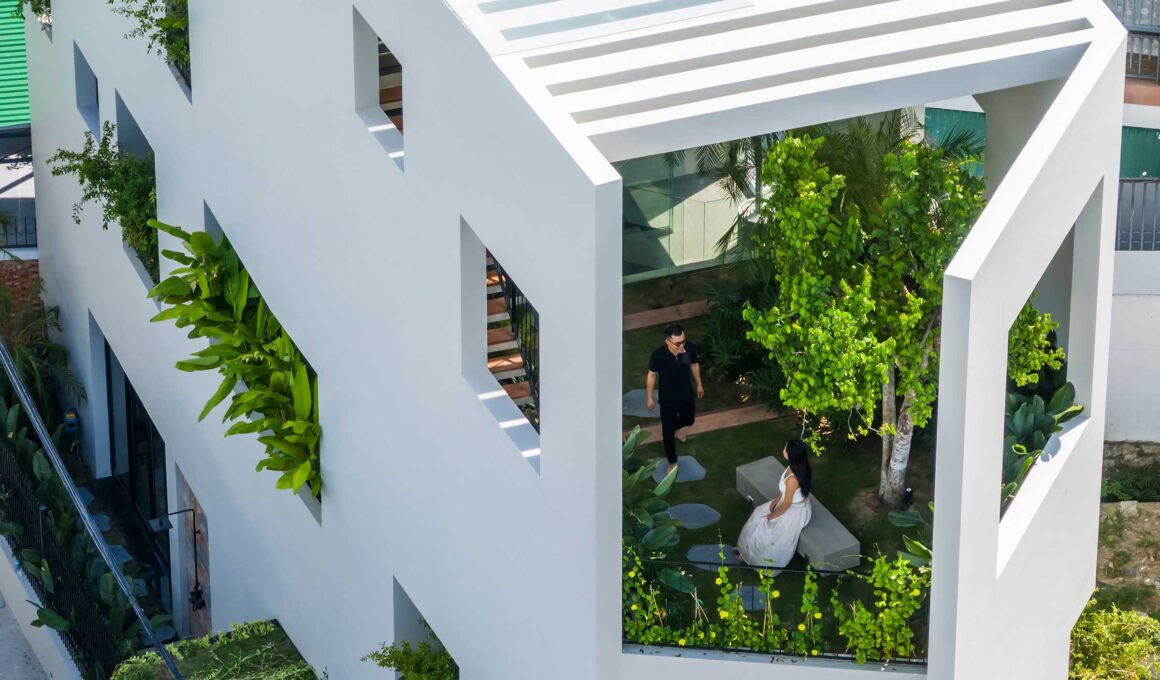 SkyGarden House, Nha Trang, VN / Pham Huu Son Architects