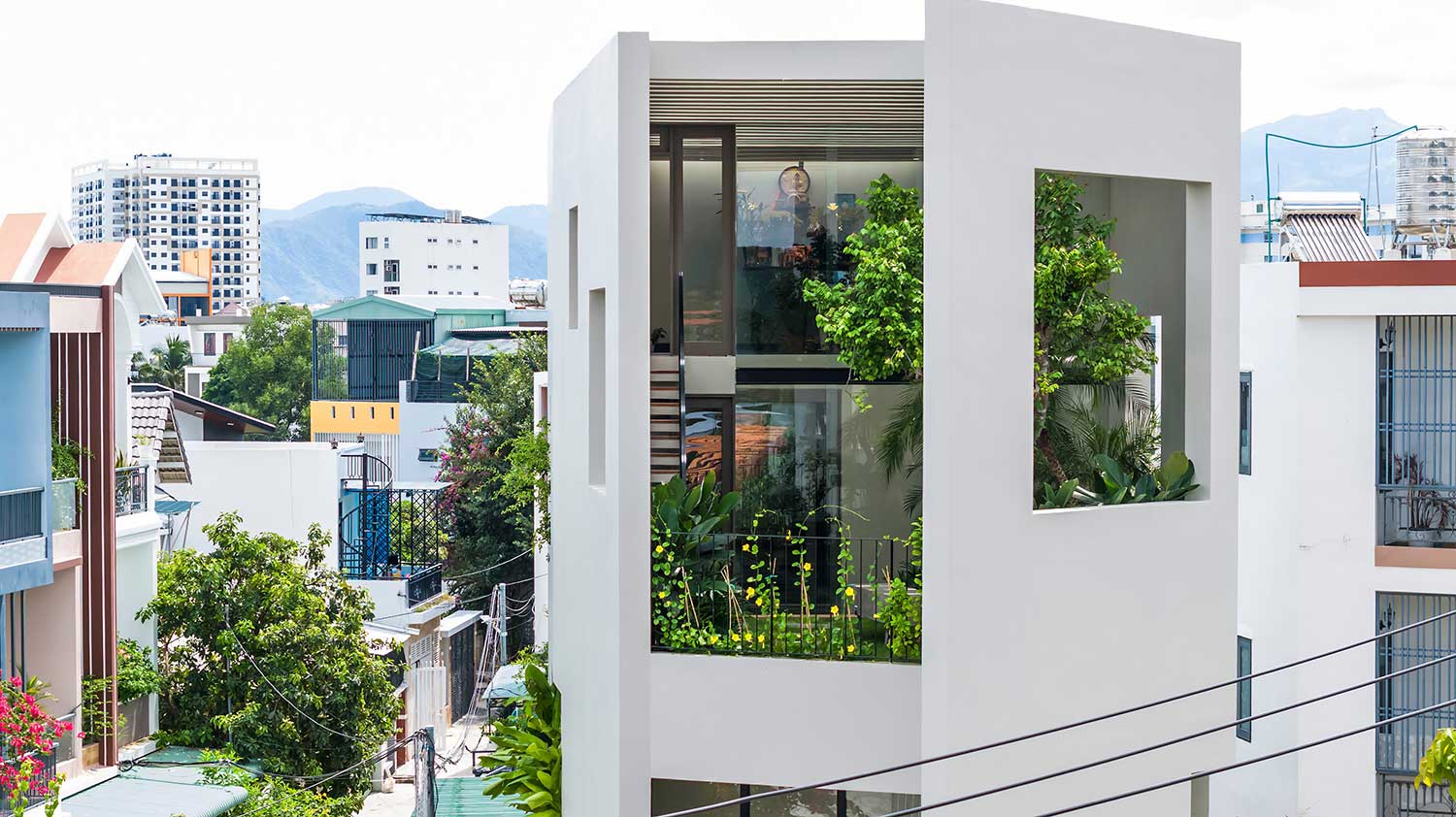 SkyGarden House, Nha Trang, VN / Pham Huu Son Architects