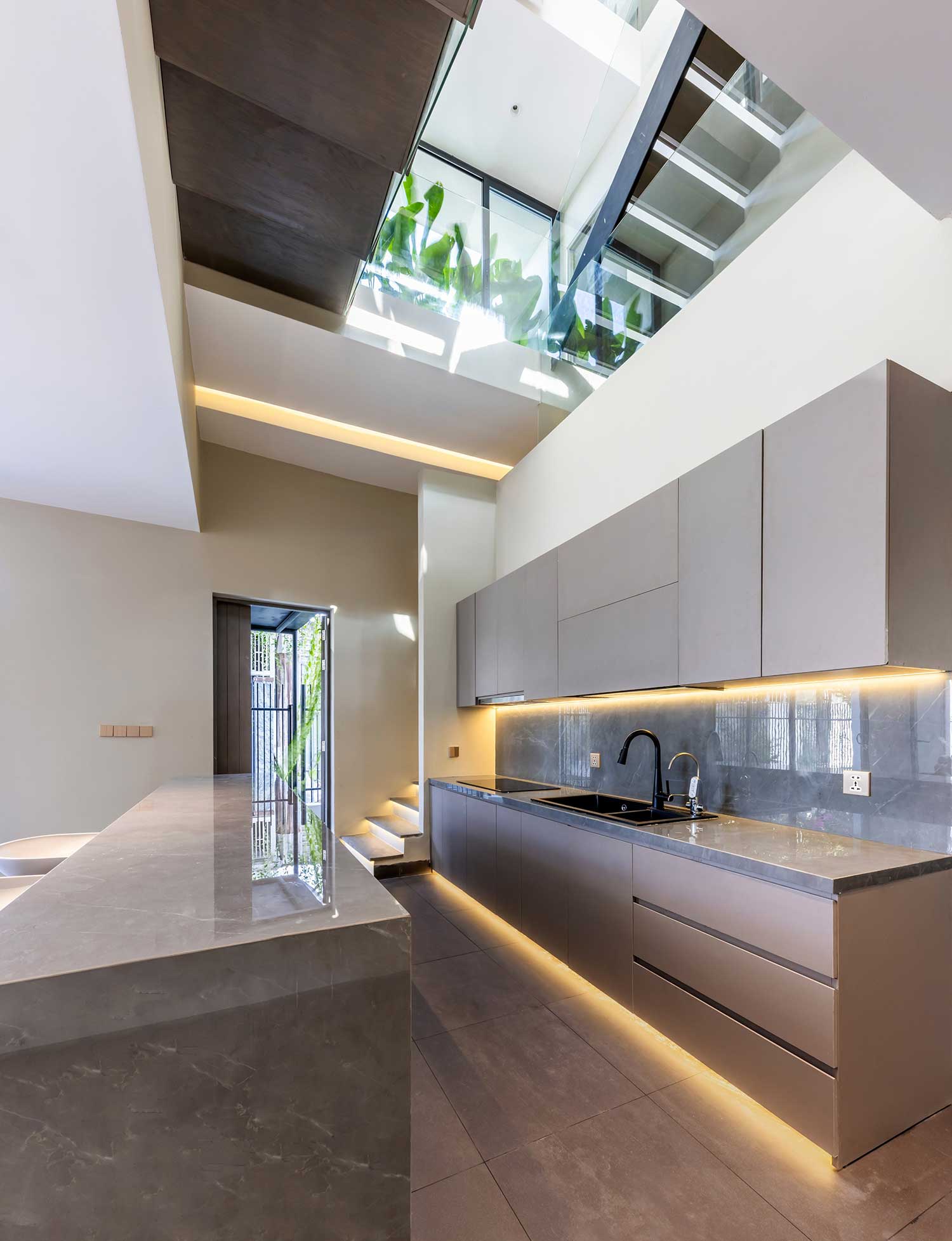 SkyGarden House, Nha Trang, VN / Pham Huu Son Architects