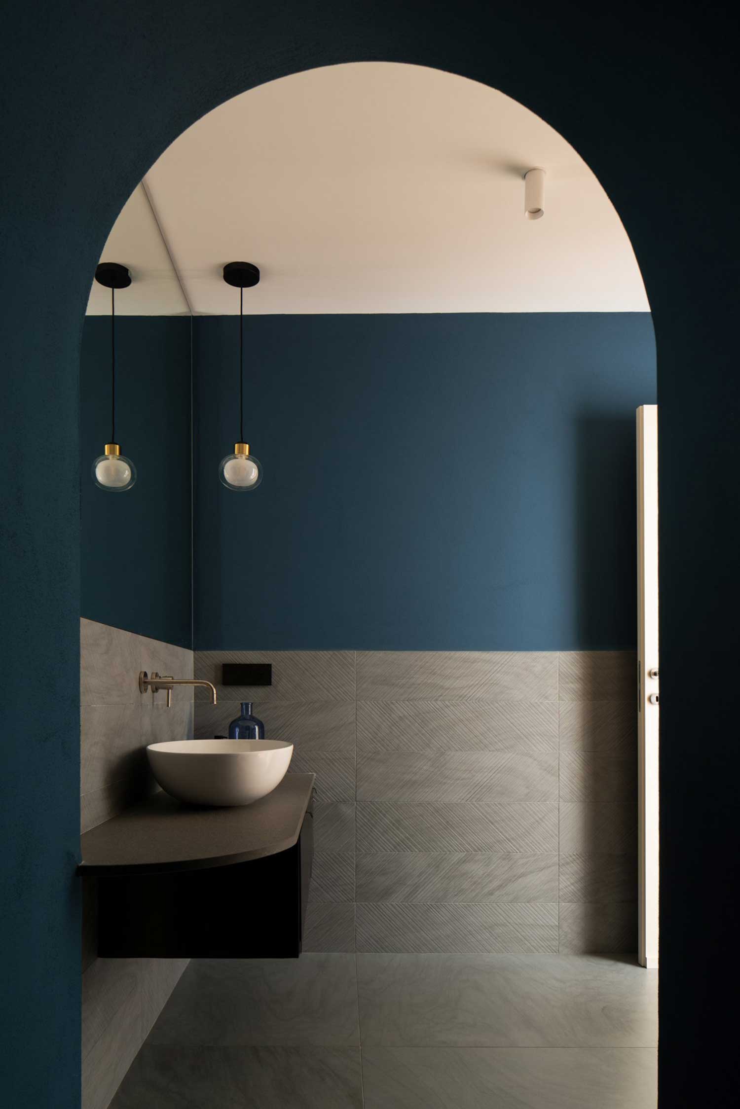 Toledo Apartment, Naples, IT / Paola Sola