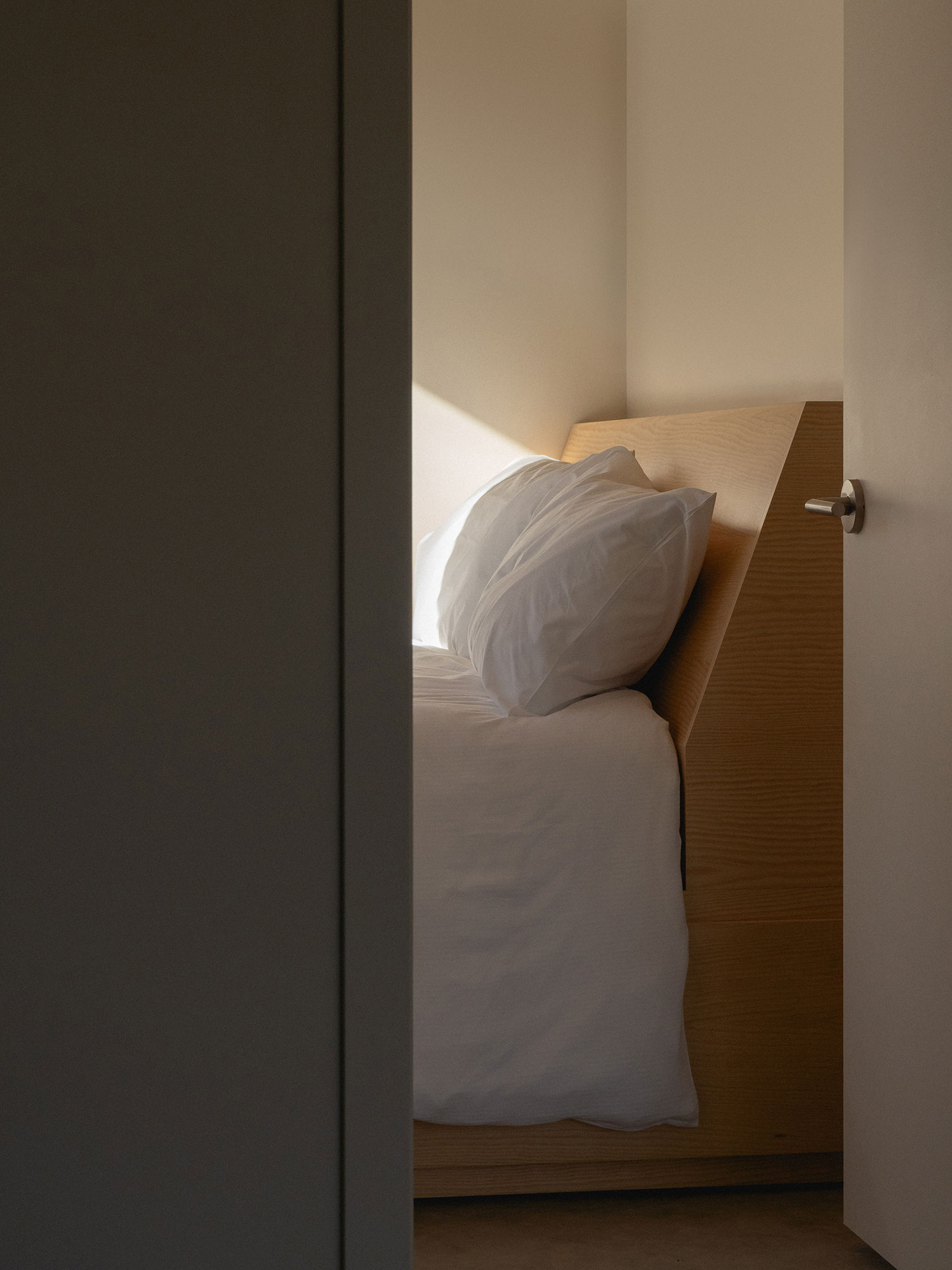 Kanata Cabin, Mont-Tremblant, CA / Atelier L'Abri