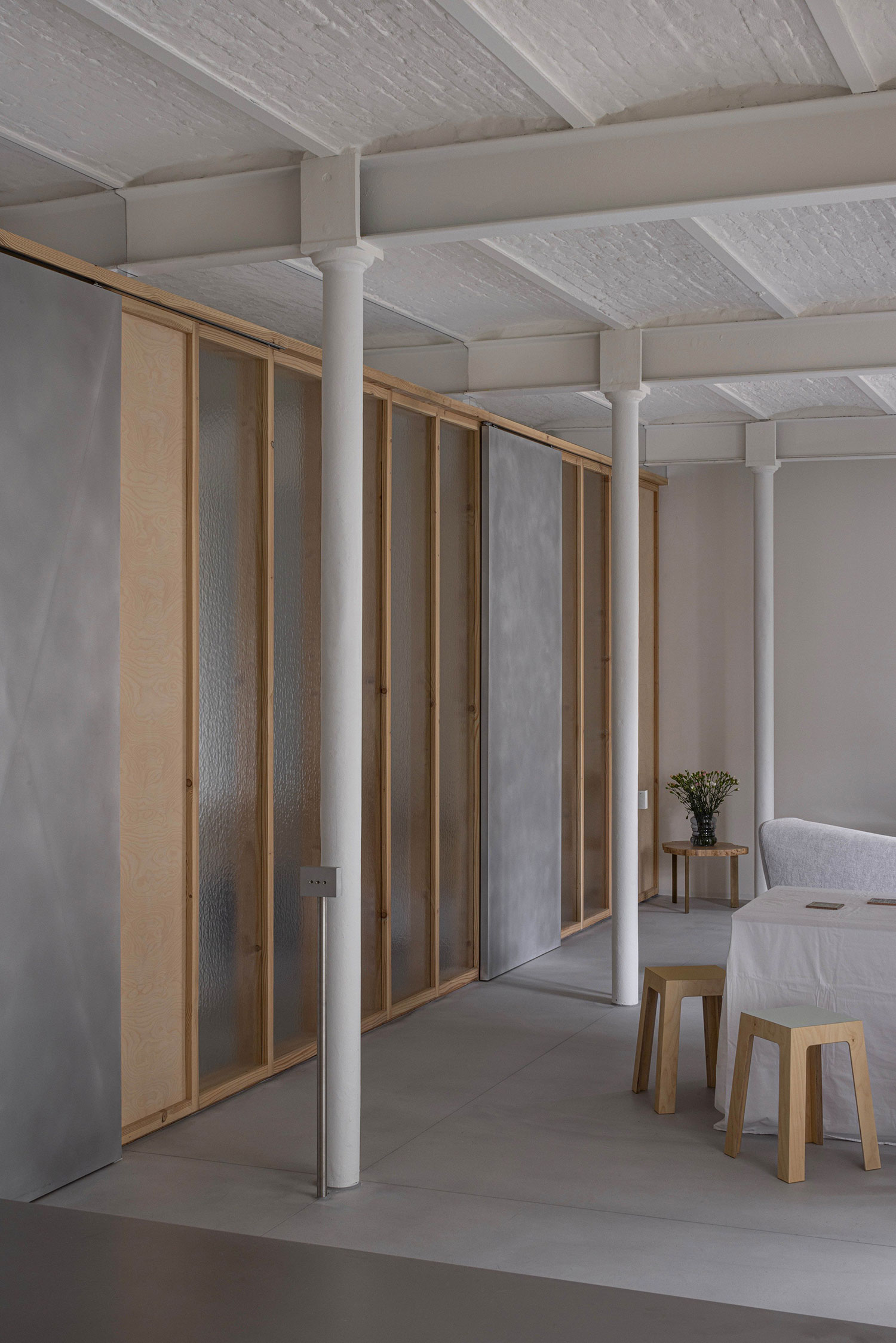 1902 Loft, Brussels, BE / POESENVANHIEL architect