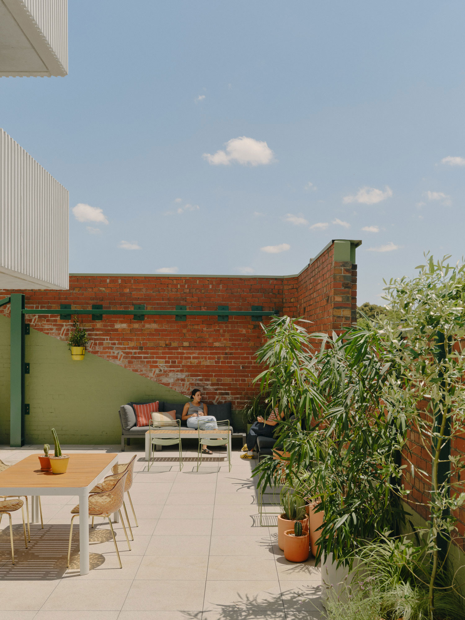 How to Design an Outdoor Living Space