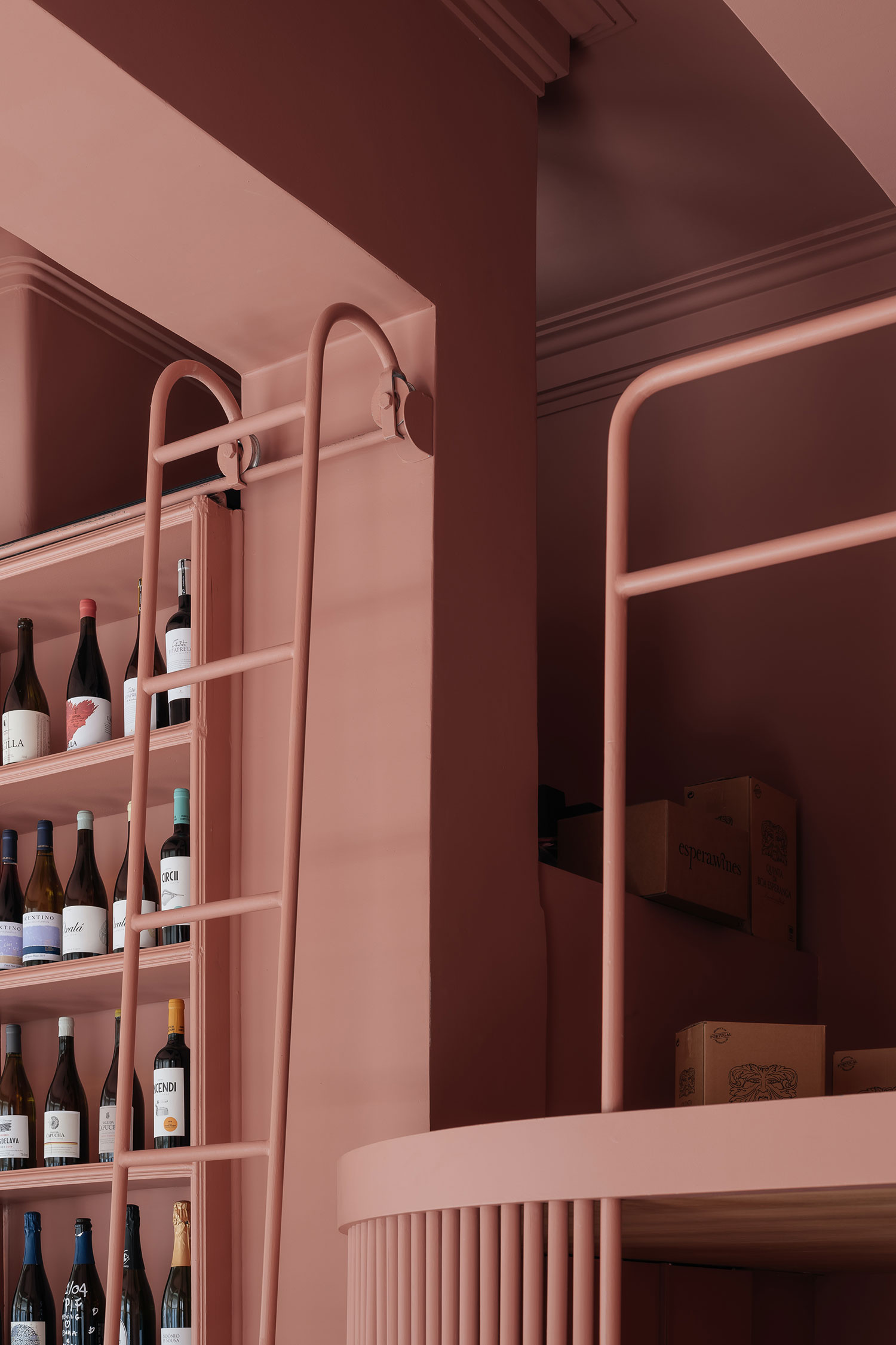 O PIF Wine Bar, Lisbon, PT / Maxime Mangold