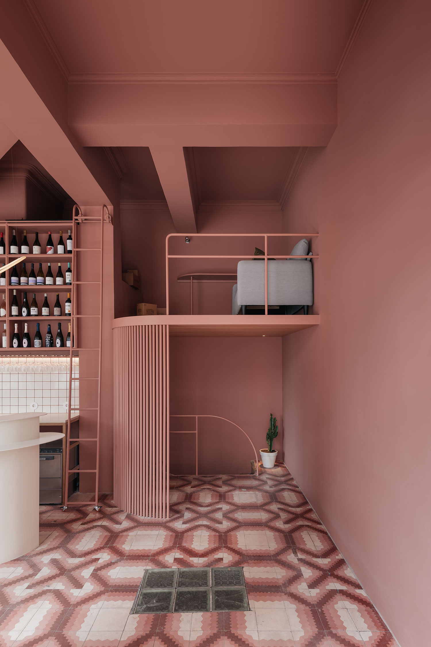 O PIF Wine Bar, Lisbon, PT / Maxime Mangold