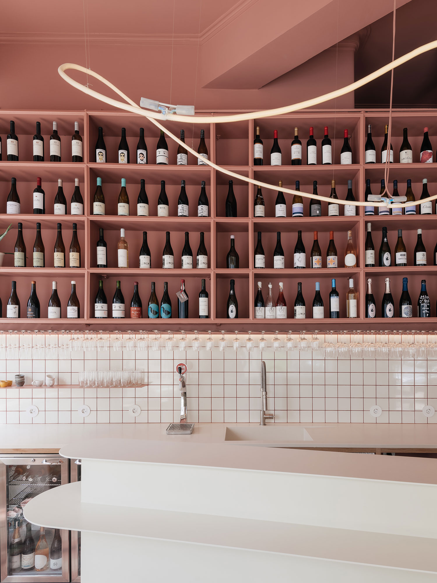 O PIF Wine Bar, Lisbon, PT / Maxime Mangold