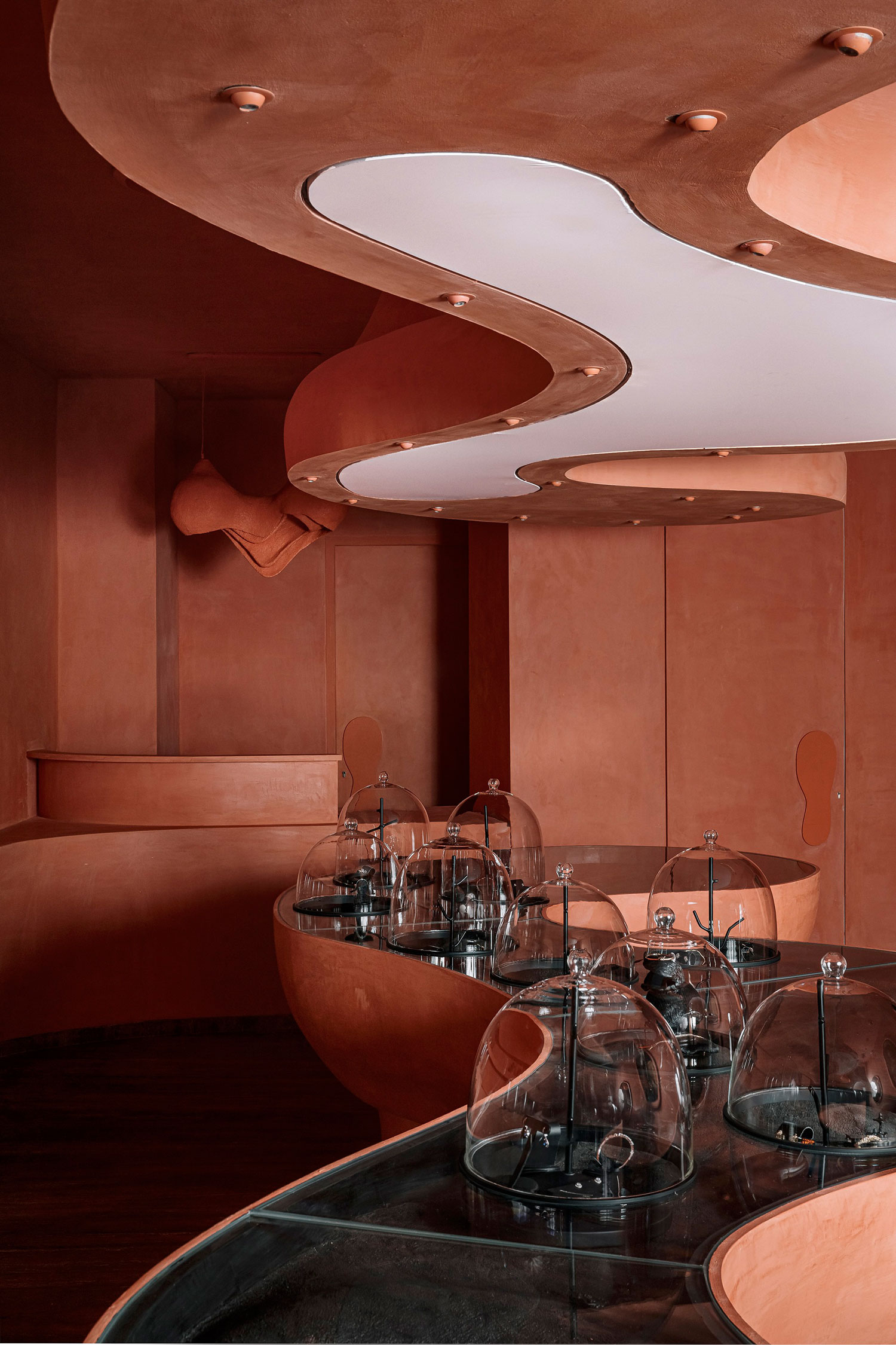 MuseLAB Designs Martian-Inspired Jewelry Store in Ahmedabad