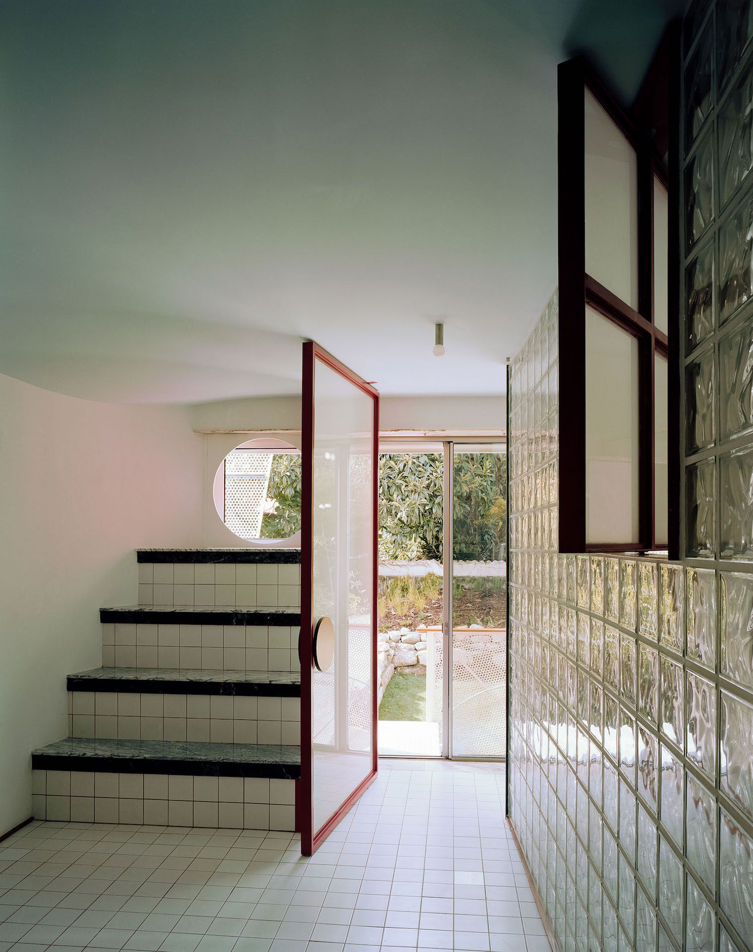 Waves of Glass and Clouds of Metal House, Porto, PT / Fala Atelier