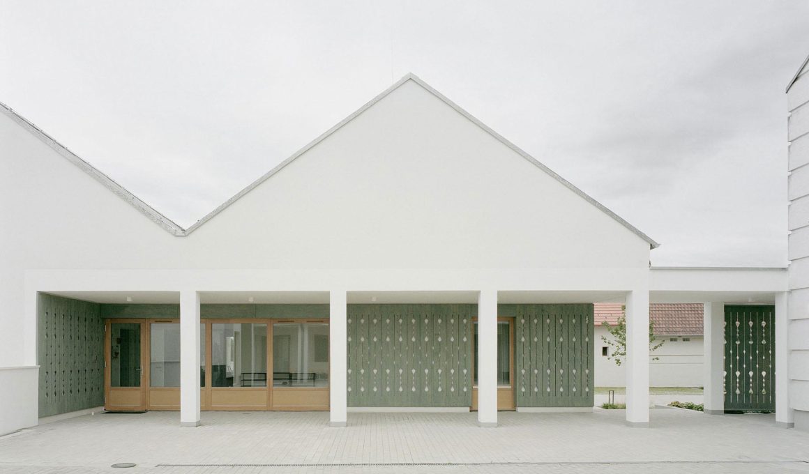 Kindergarten in the Churchyard, Zsámbék, HU / Archikon Architects