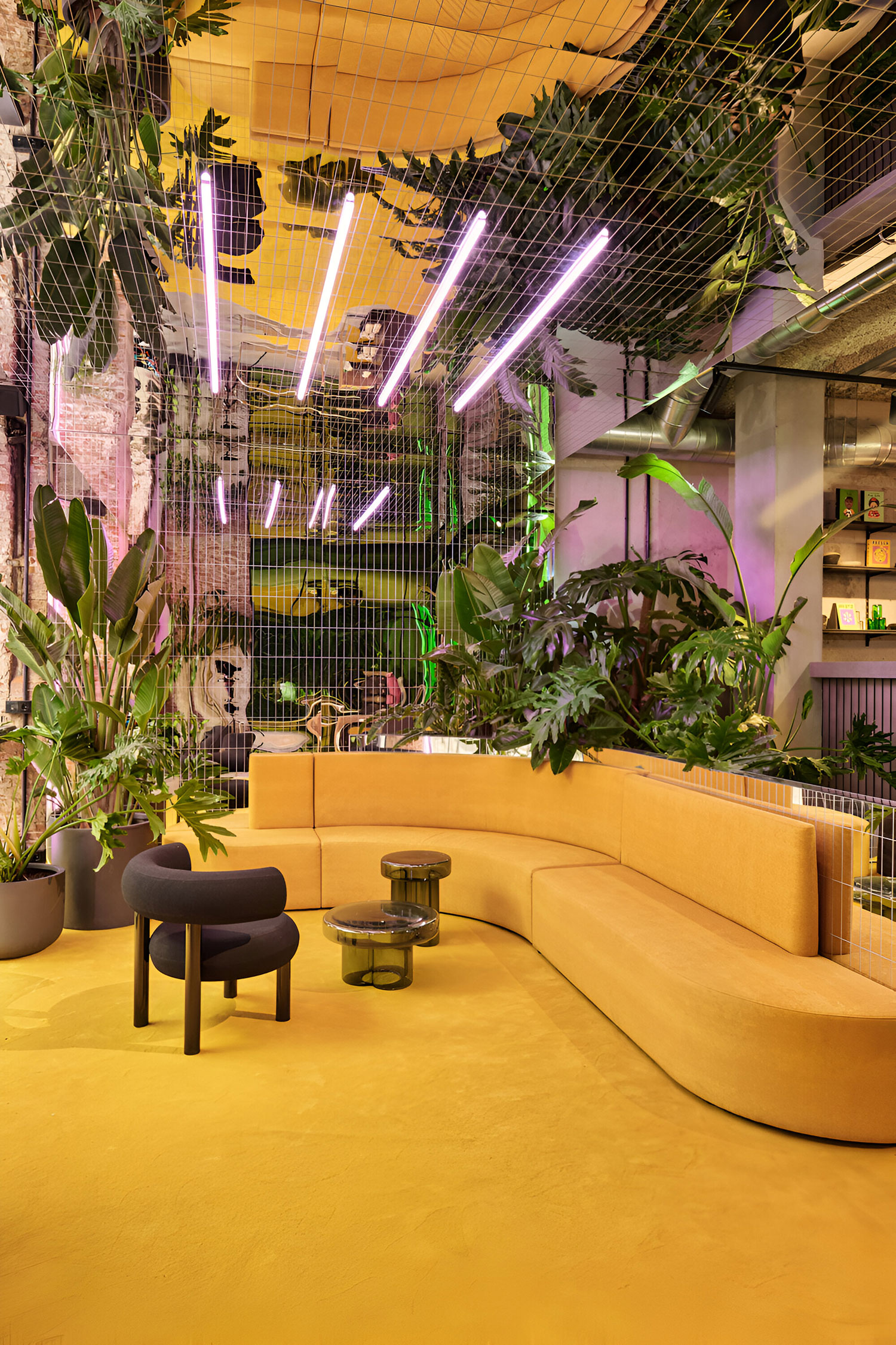 Lynk & Co Club Madrid: Masquespacio Redefines the Car Dealership Experience