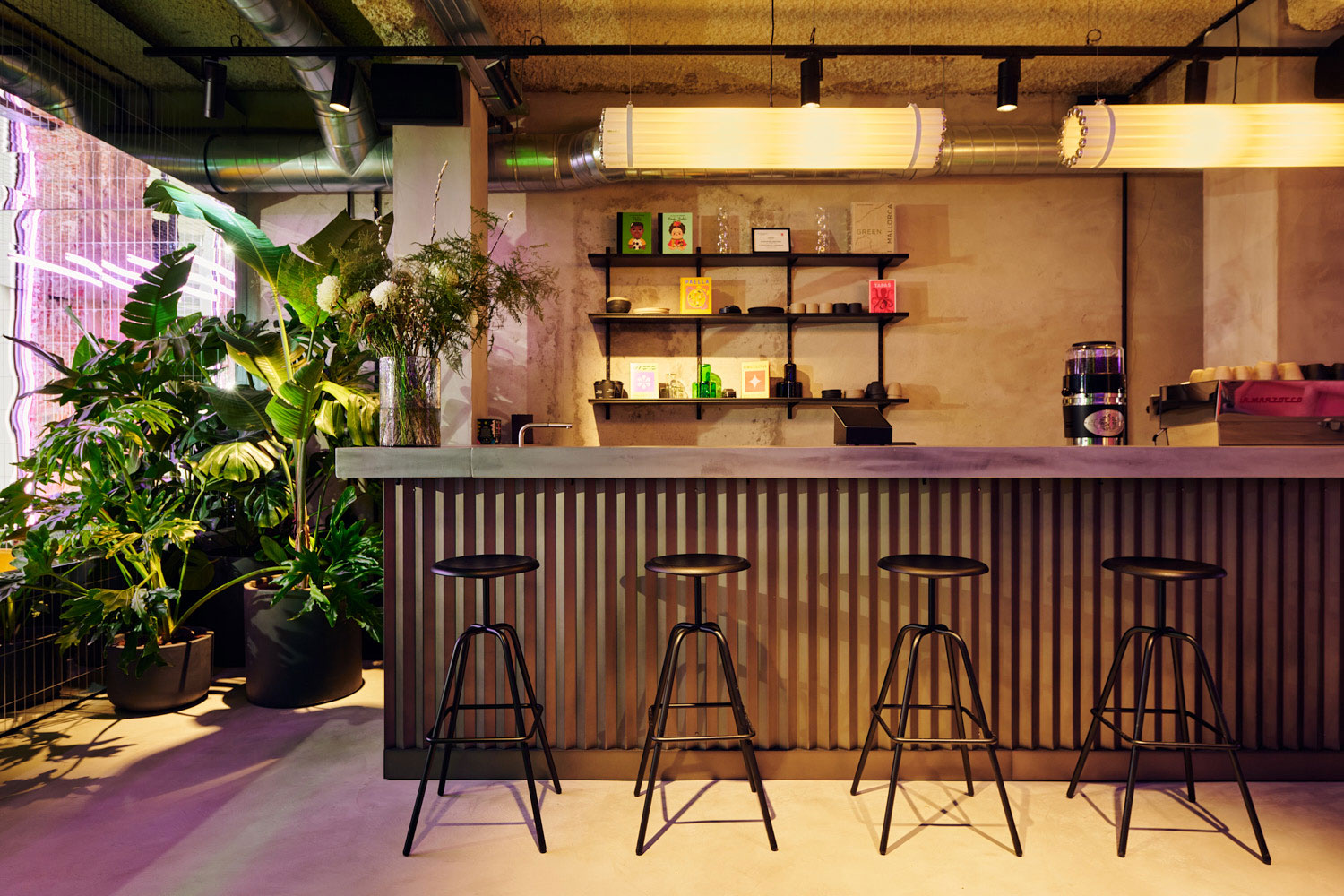 Lynk & Co Club Madrid: Masquespacio Redefines the Car Dealership Experience