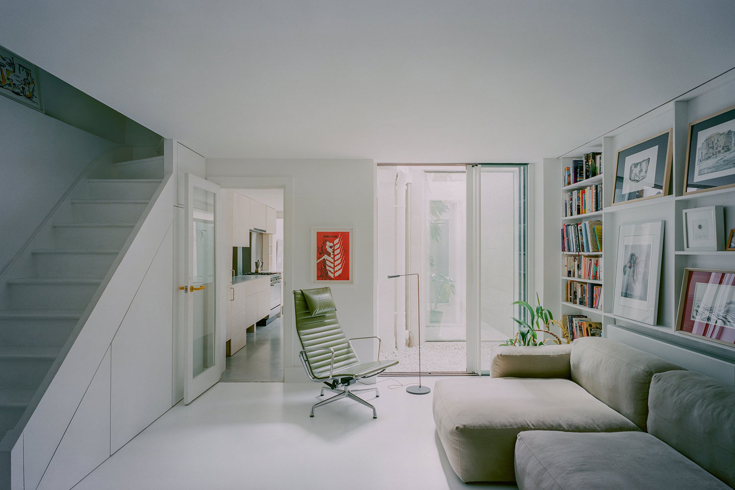 Oasis House, London, UK / Unknown Works