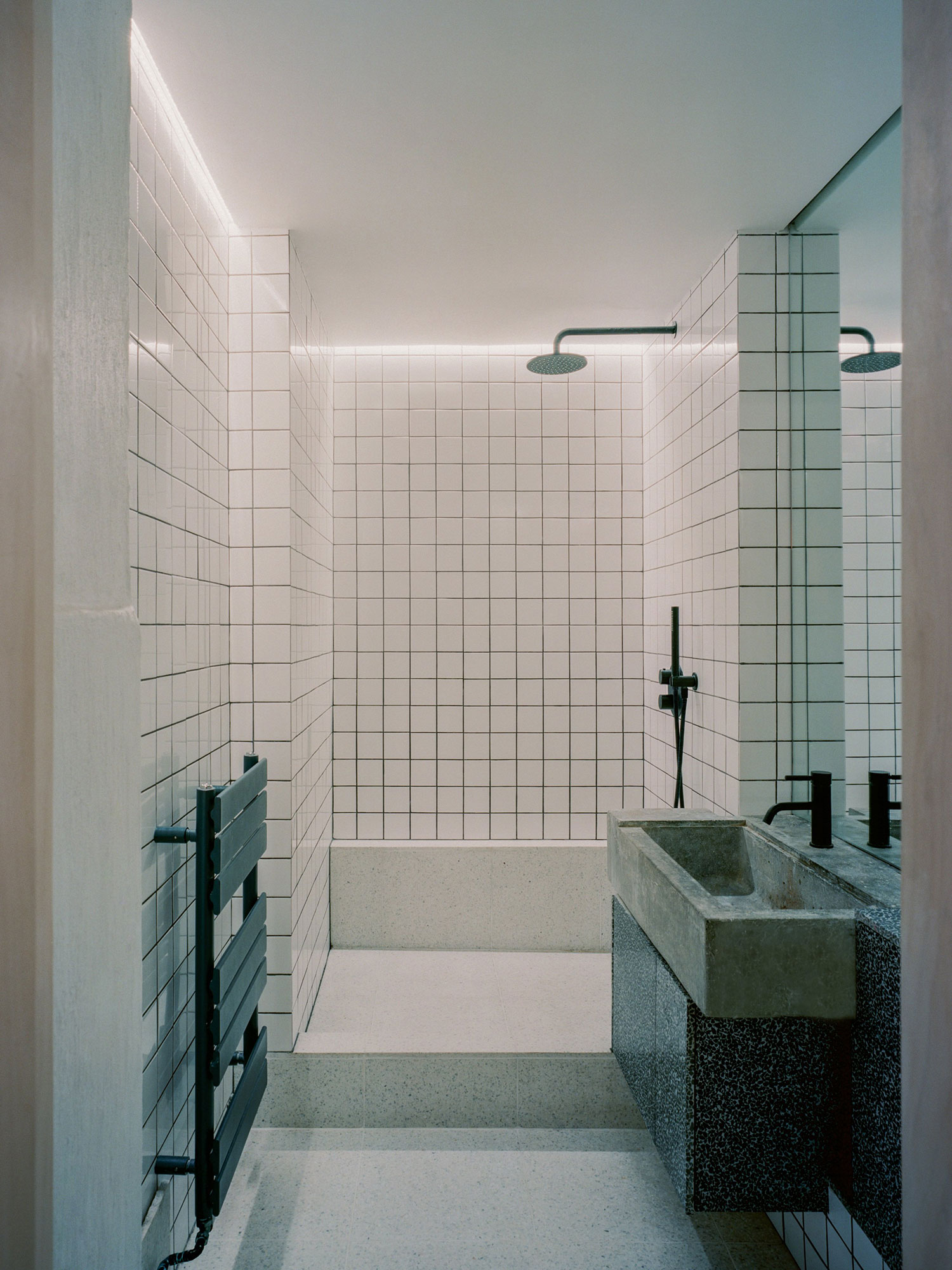 Oasis House, London, UK / Unknown Works