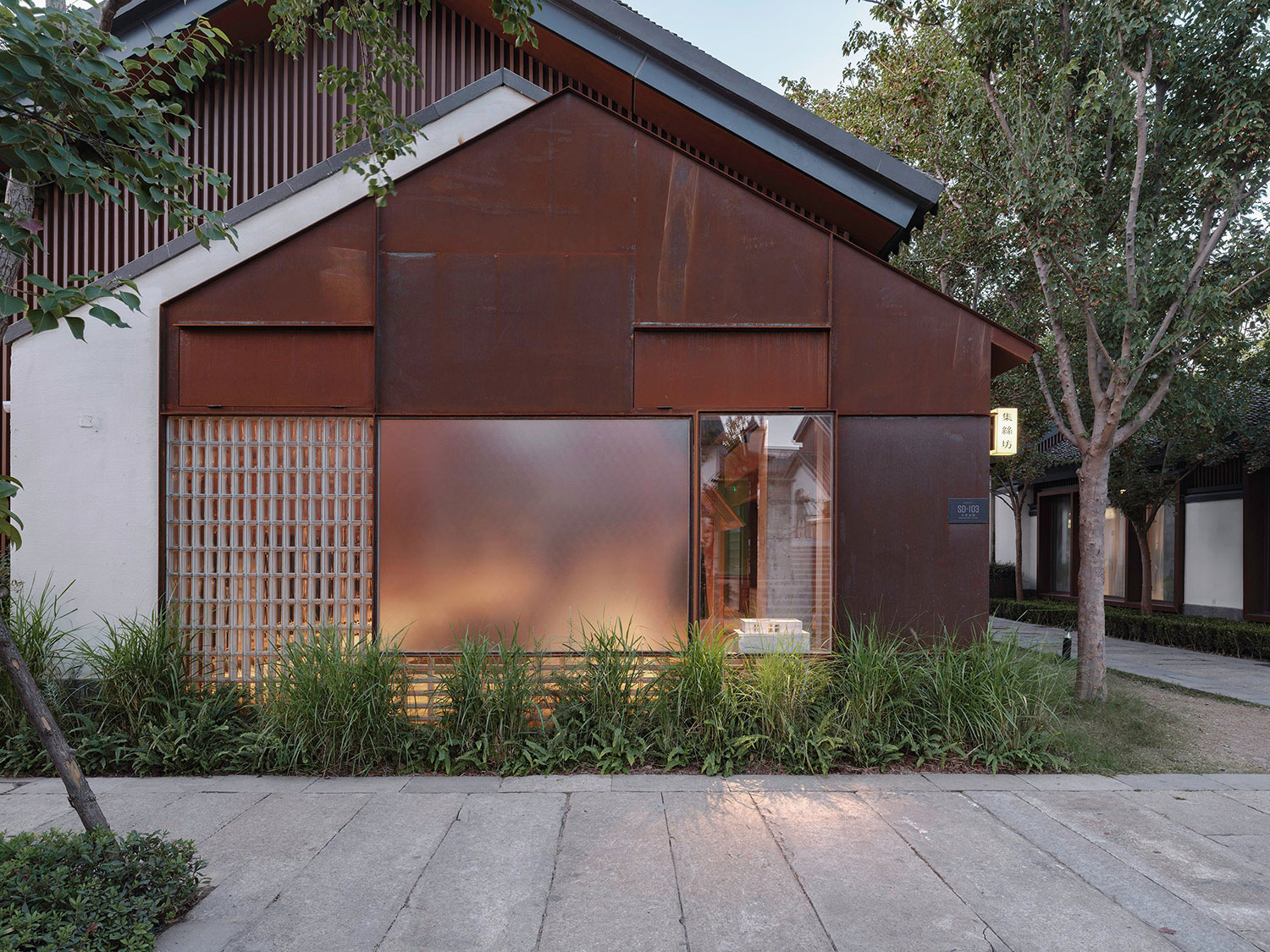 Woven Moonlight and Jisifang: Neri&Hu Designs Shanghai's Nature-Inspired Flagship Stores