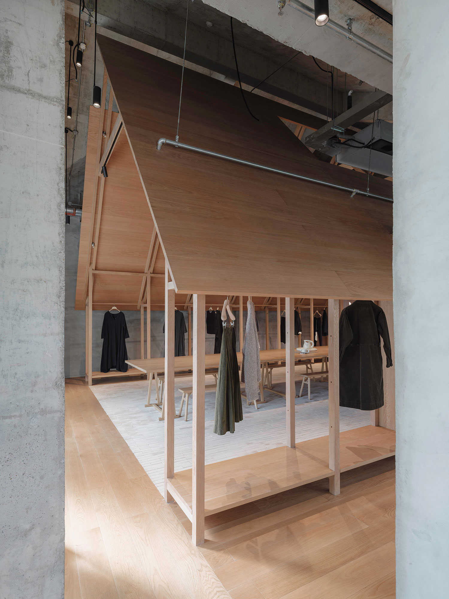 Woven Moonlight and Jisifang: Neri&Hu Designs Shanghai's Nature-Inspired Flagship Stores