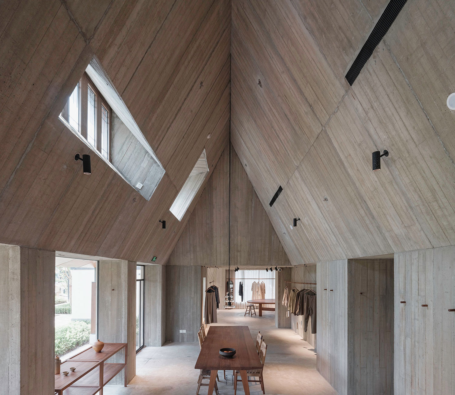Woven Moonlight and Jisifang: Neri&Hu Designs Shanghai's Nature-Inspired Flagship Stores