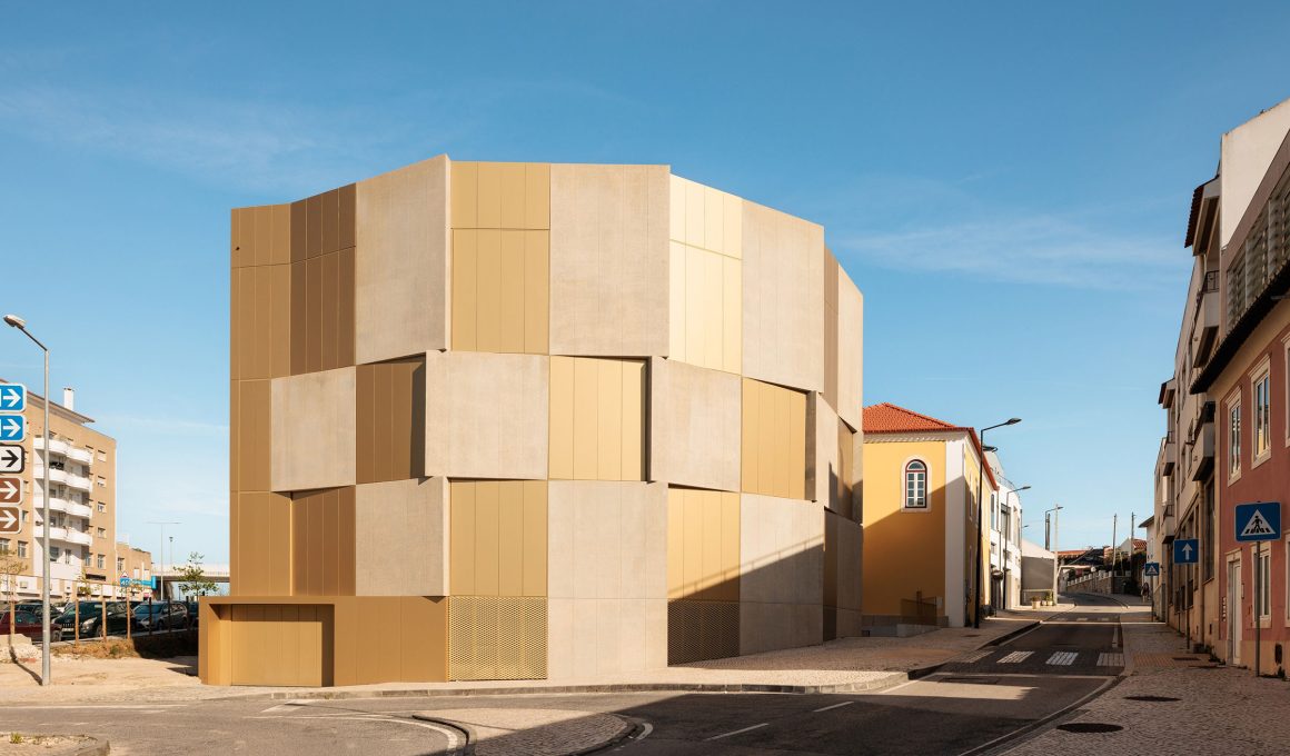 Martires Housing Block, Leiria, PT / Didier Fiúza Faustino