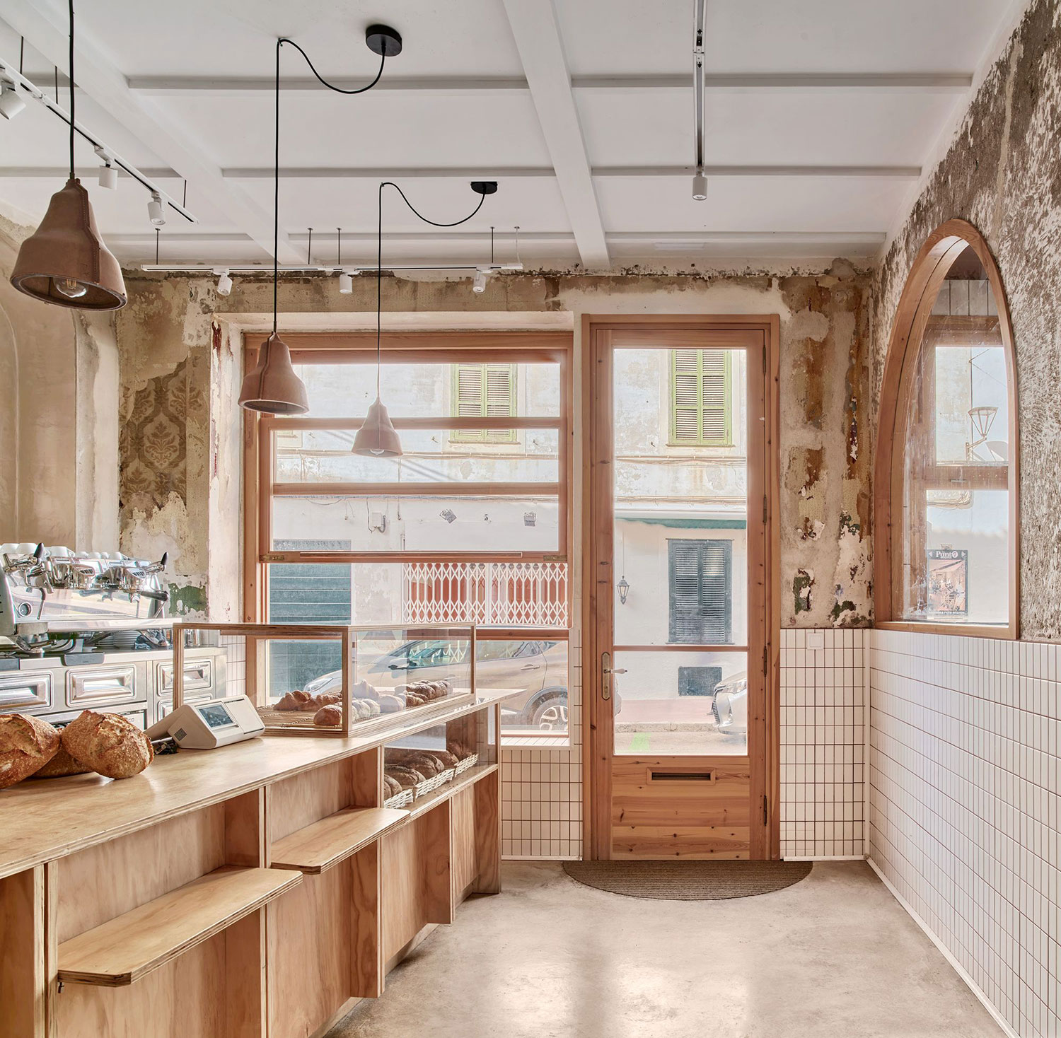 Layers of Time: The Restoration of Horno Pigalle in Maó