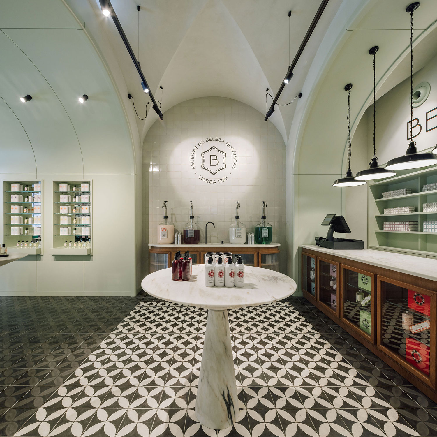 Bridging Centuries: LADO Designs Benamôr’s New Lisbon Flagship