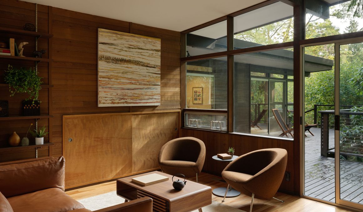 A Timeless Canvas: Ueda Design Studio's Sensitive Restoration of the Alden Mason House