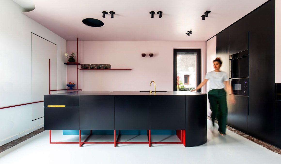Curves and Color: a3lier architettura's Vibrant Verona Apartment