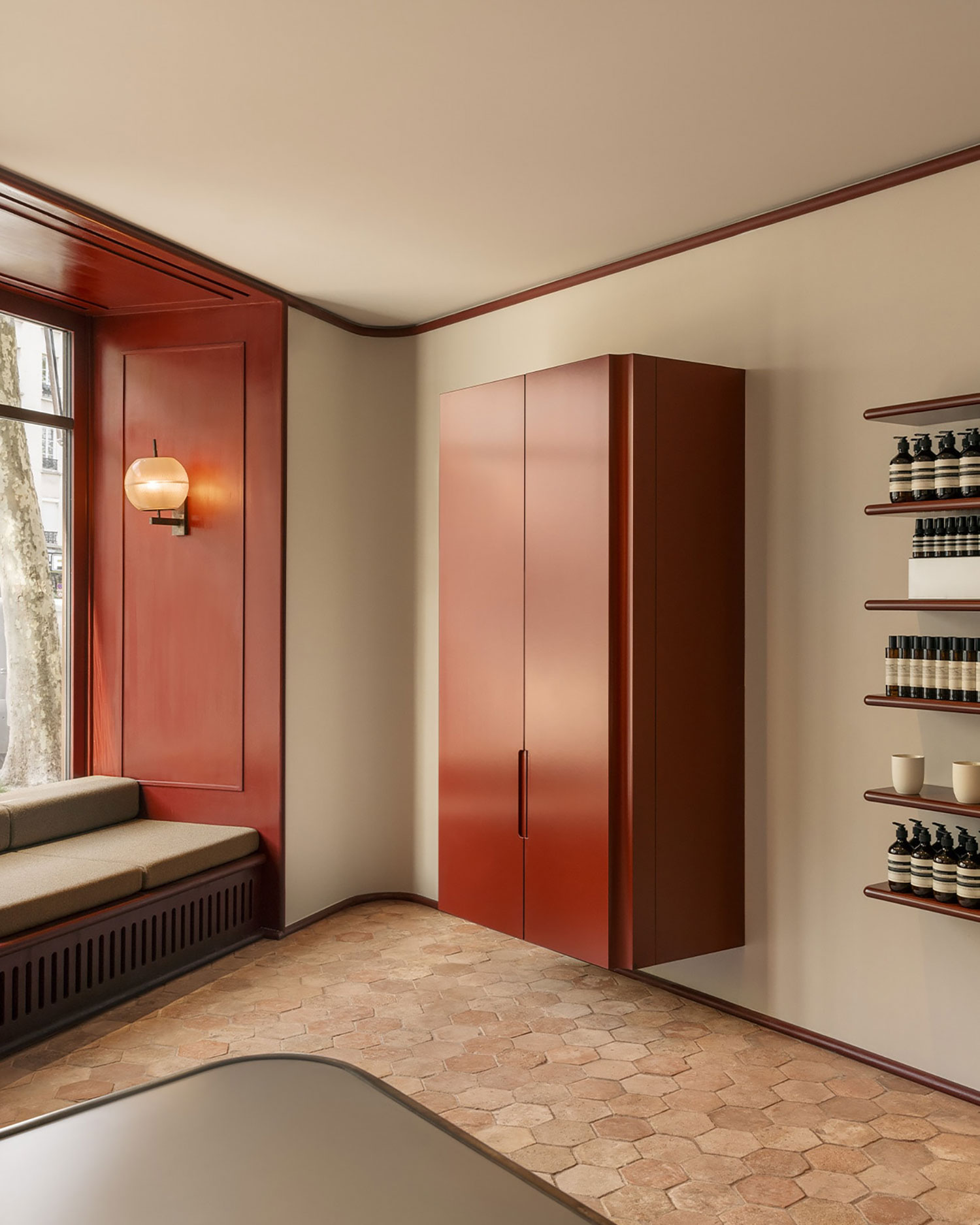 Aesop Avenue des Ternes: A Modern Interpretation of Parisian Elegance