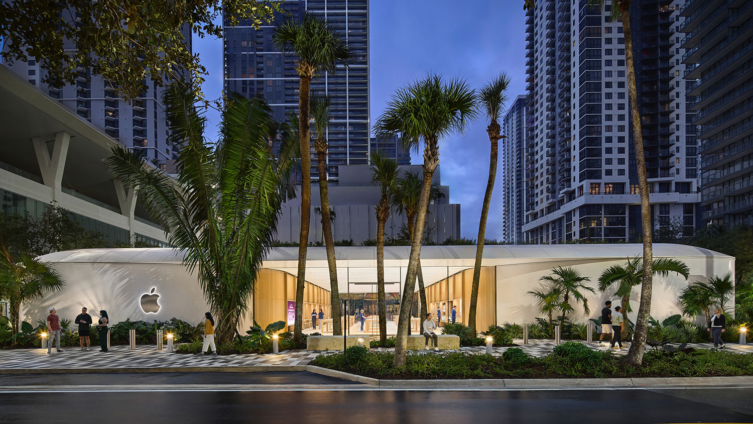 Apple Unveils a Groundbreaking Store in Miami, Marrying Technology with Sustainable Design
