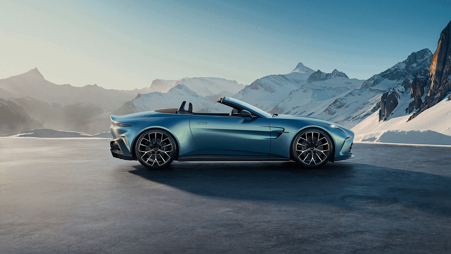 2025 Aston Martin Vantage Roadster