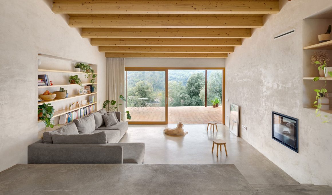 Casa Boratuna, Vall Del Llémena, Spain / Bouman