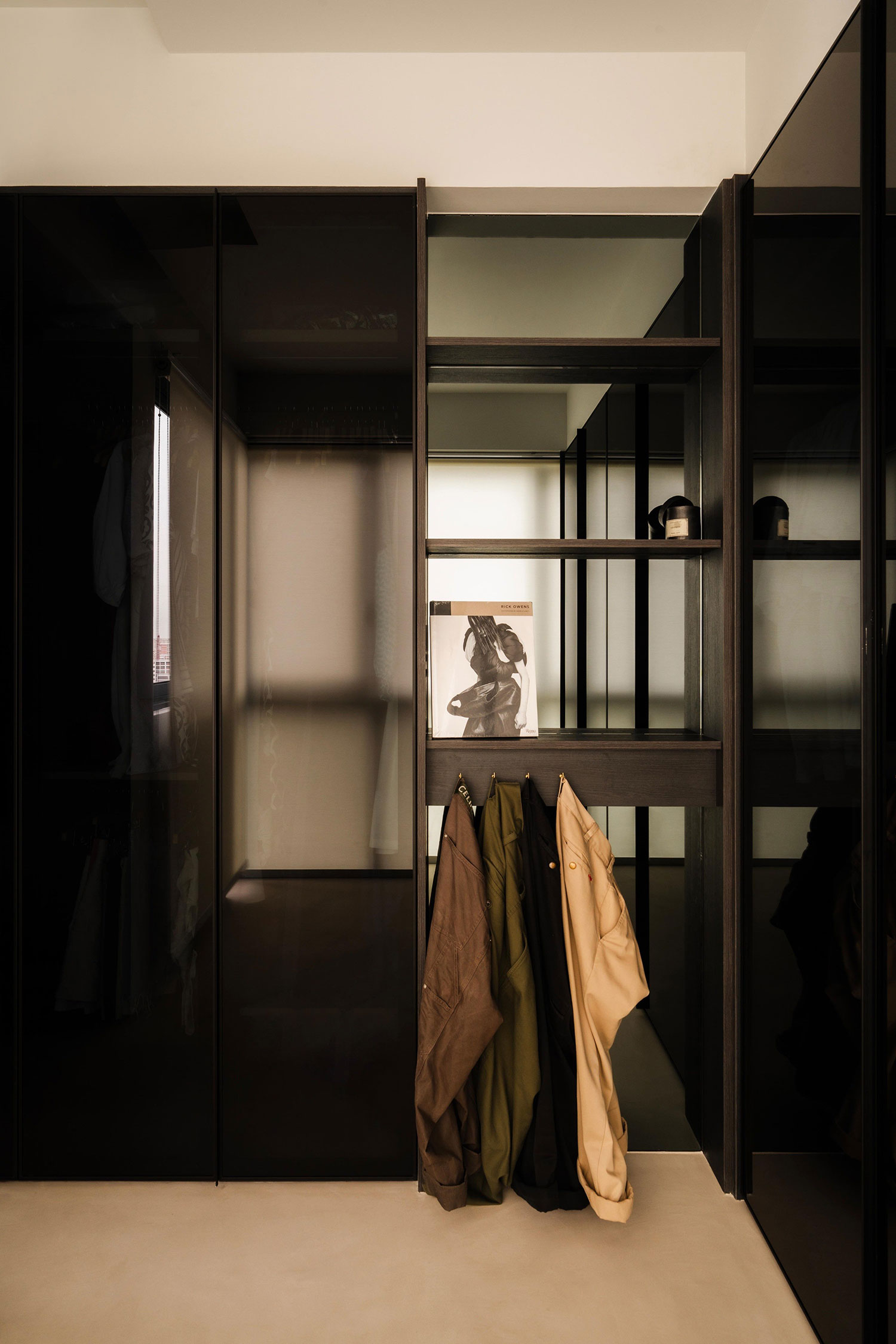 Casa Fluida: A Symphony of Curves and Textures