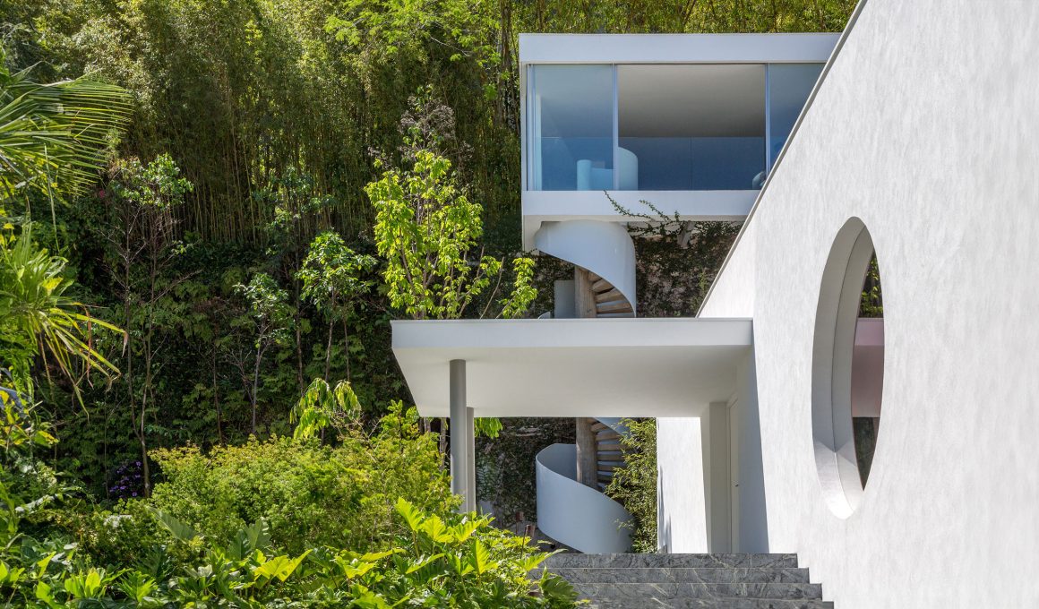 Itaúna House: Siqueira+Azul's Modern Expansion of a Niemeyer Masterpiece in Rio