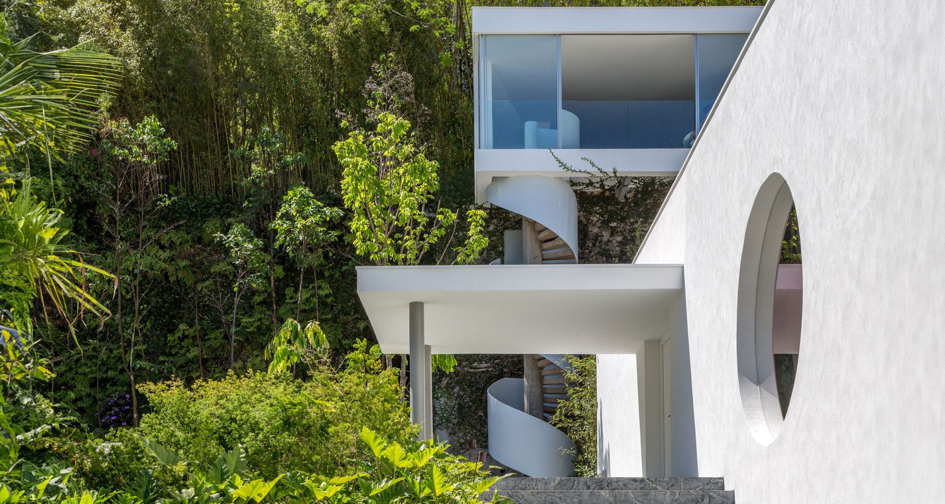 Itaúna House: Siqueira+Azul's Modern Expansion of a Niemeyer Masterpiece in Rio