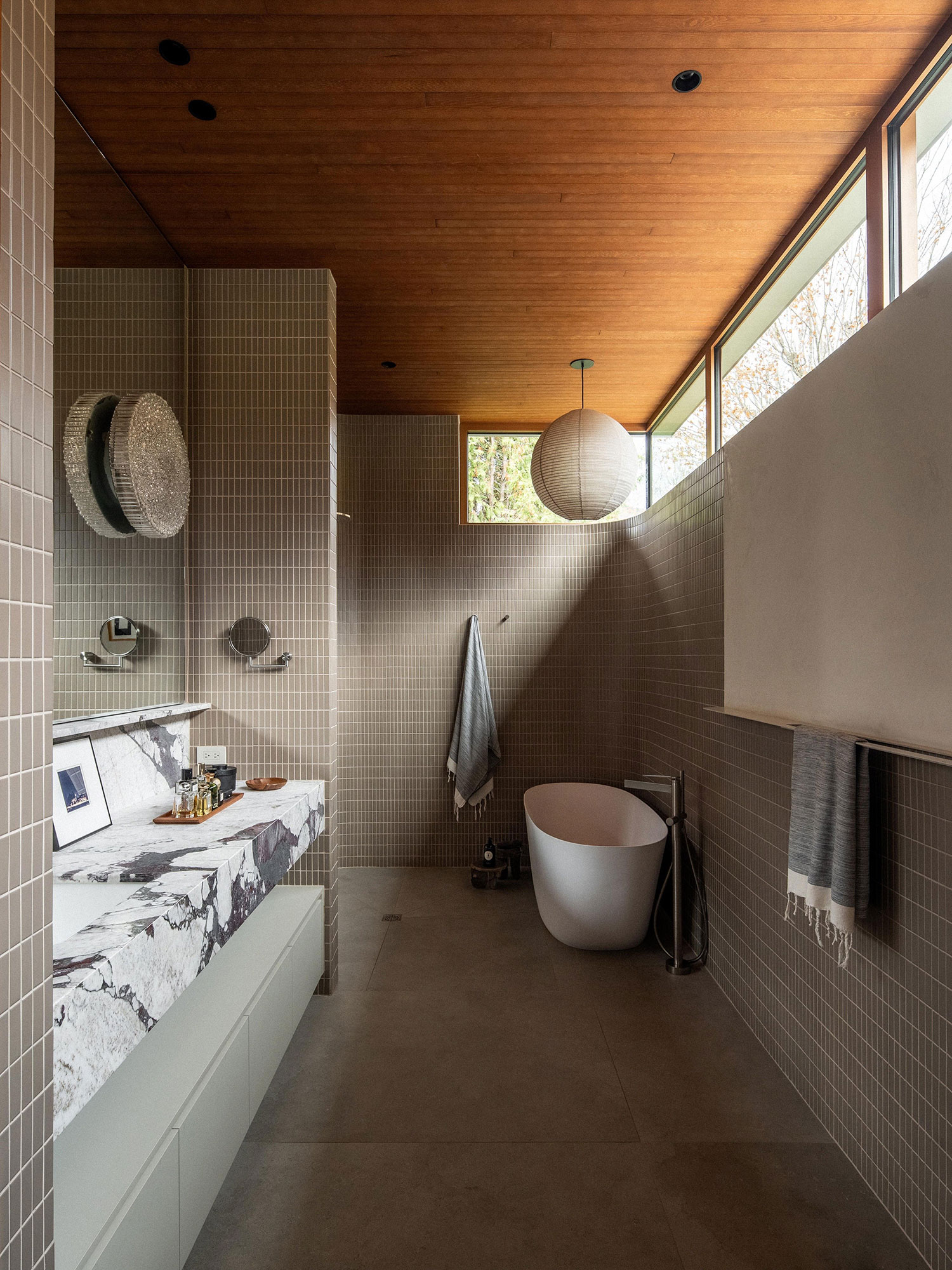 naturehumaine's Palissade House: A study in brick, light, and landscape.