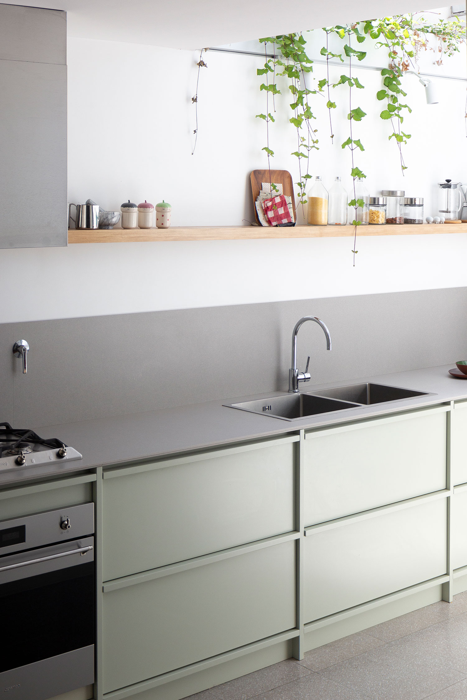 Modern meets classic in this stunning home renovation by OrdonezWenzke