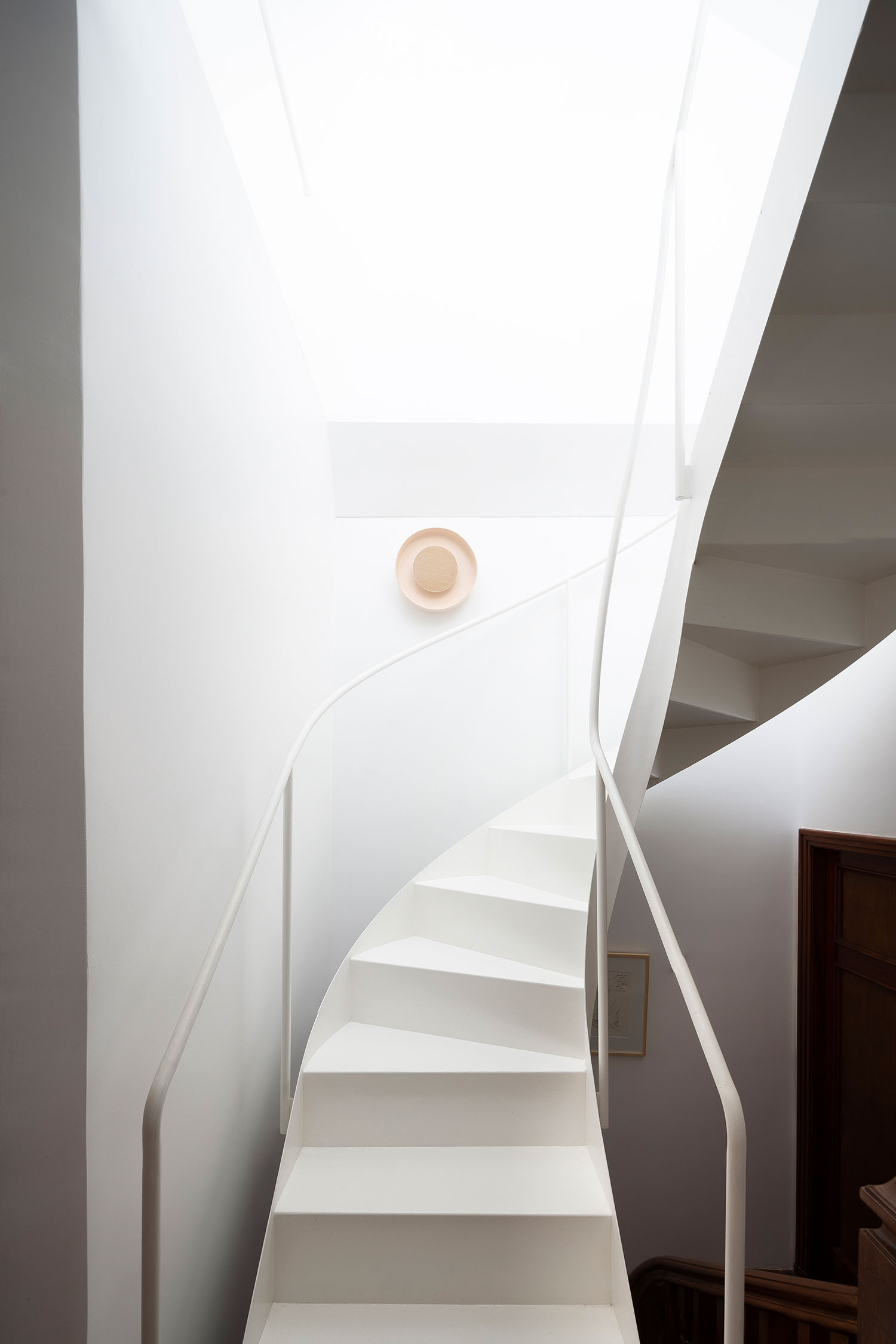 Modern meets classic in this stunning home renovation by OrdonezWenzke