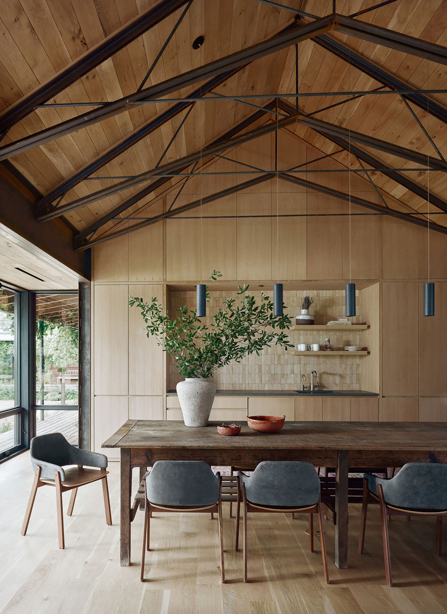 Roam Ranch, designed by Baldridge Architects, reinterprets the classic dog-trot house