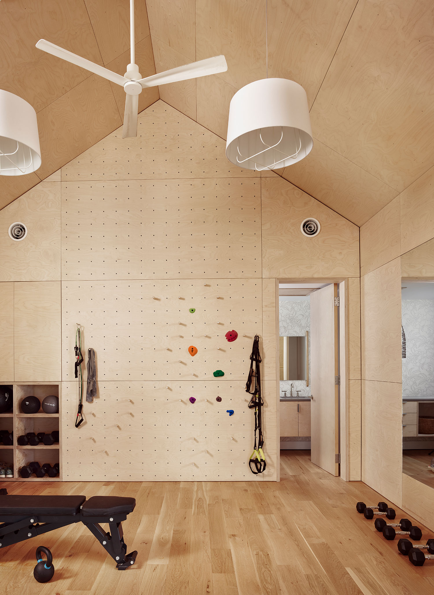 Roam Ranch, designed by Baldridge Architects, reinterprets the classic dog-trot house