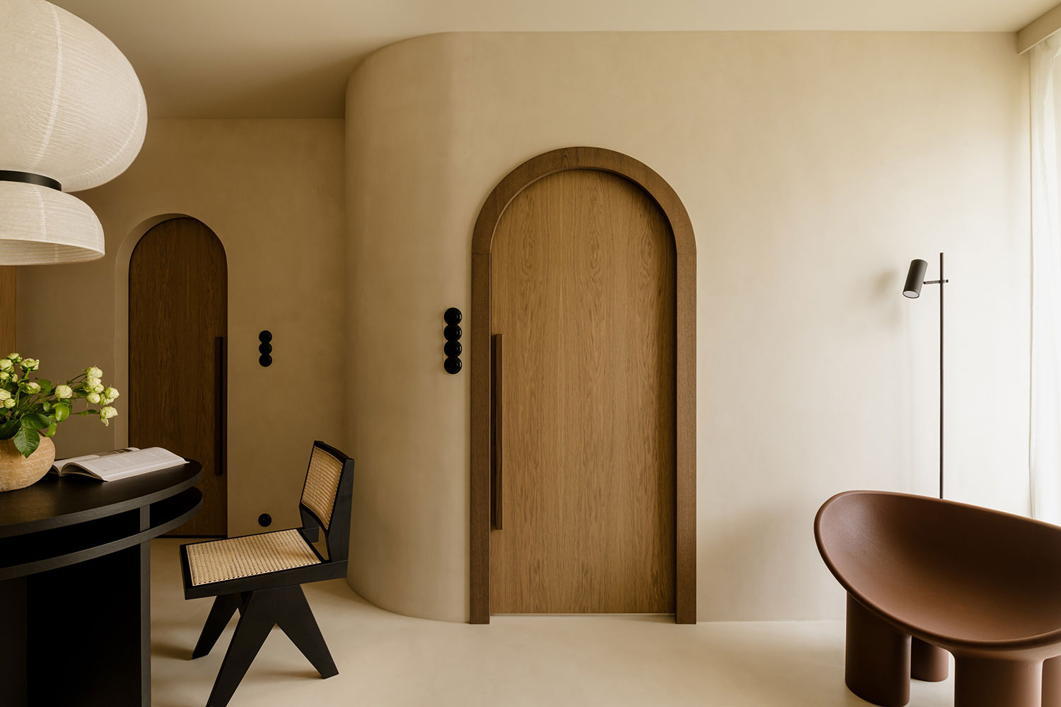 Small Space, Big Impact: The Mysliwska Apartment by Dawid Konieczny Interiors