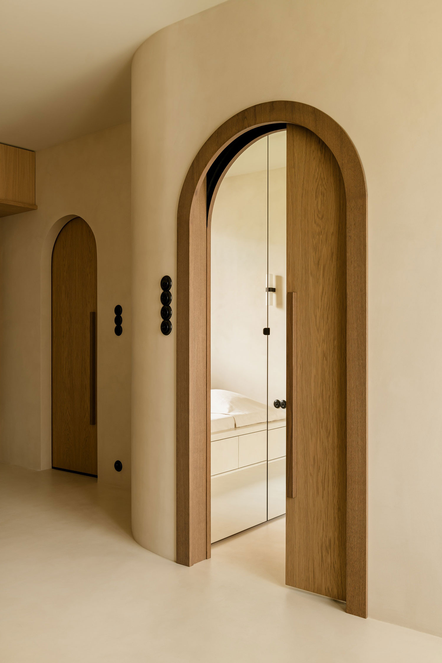 Small Space, Big Impact: The Mysliwska Apartment by Dawid Konieczny Interiors