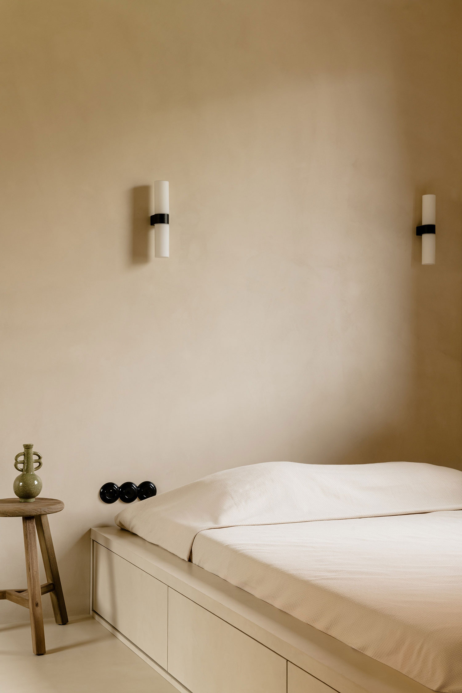 Small Space, Big Impact: The Mysliwska Apartment by Dawid Konieczny Interiors
